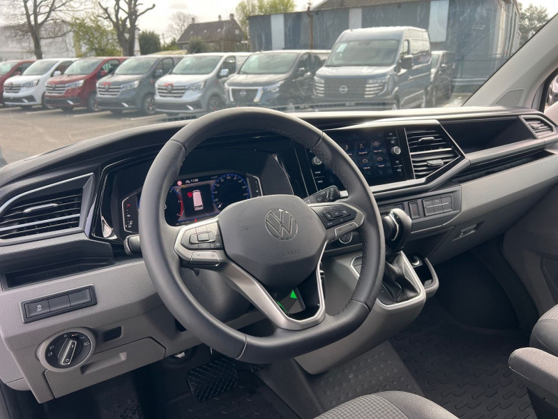 Photo 4 de l'offre de VOLKSWAGEN TRANSPORTER FG T6.1 VAN CAB APPRO L2H1 150 CV DSG7 BUSINESS à 59940€ chez Bretagne Utilitaires