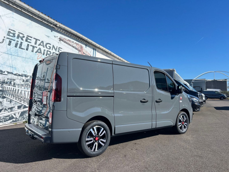 Photo 7 de l'offre de RENAULT TRAFIC III FG NEUF: GRIS URBAIN L1H1 DCI 170CH BVA9 EXCLUSIVE + OPTIONS 3450 € à 41940€ chez Bretagne Utilitaires