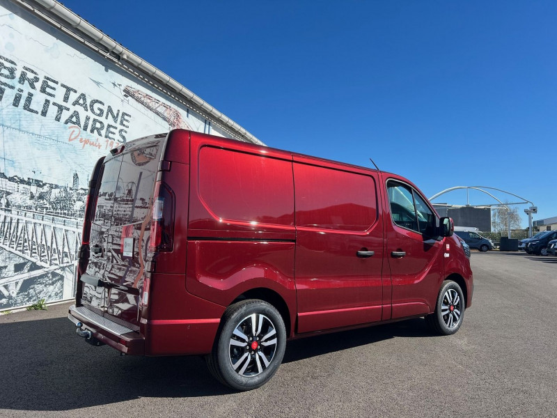 Photo 2 de l'offre de RENAULT TRAFIC III FG NEUF: ROUGE CARMIN L1H1 3T 2.0 BLUE DCI 170CH BVA9 EXCLUSIVE + OPTIONS 4050 € à 41940€ chez Bretagne Utilitaires