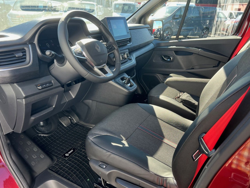 Photo 4 de l'offre de RENAULT TRAFIC III FG NEUF: ROUGE CARMIN L1H1 3T 2.0 BLUE DCI 170CH BVA9 EXCLUSIVE + OPTIONS 4050 € à 41940€ chez Bretagne Utilitaires