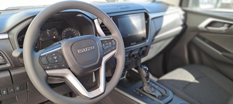 Photo 3 de l'offre de ISUZU D-MAX PICK-UP DDI 164CH A/T BVA6 N60 BB+ SPACE + OPTIONS à 43800€ chez Bretagne Utilitaires