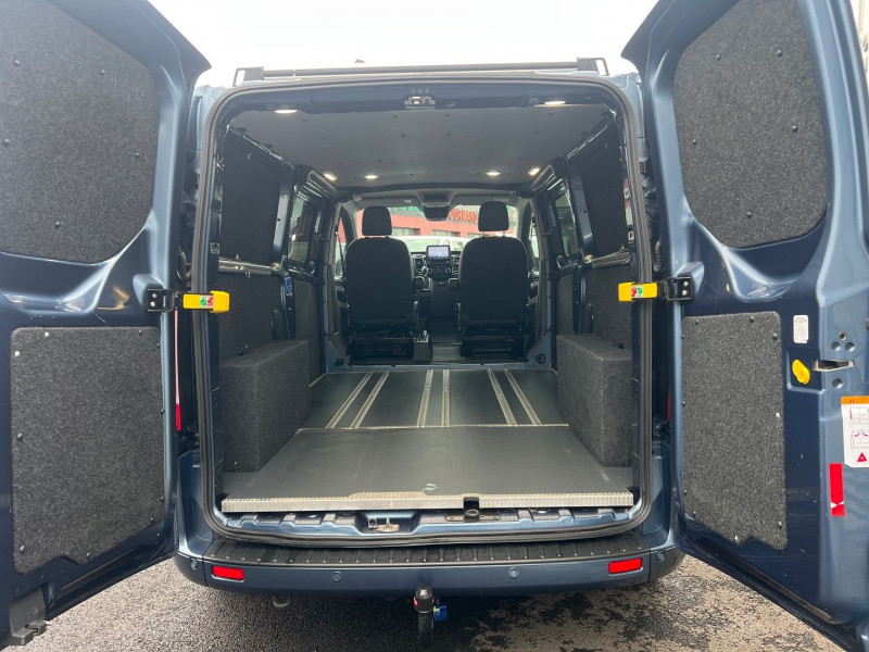Photo 5 de l'offre de FORD TRANSIT CUSTOM FG L2H1 2.0 170CH SPORT BVA8 CAB APRRO 7 PLACES à 43140€ chez Bretagne Utilitaires