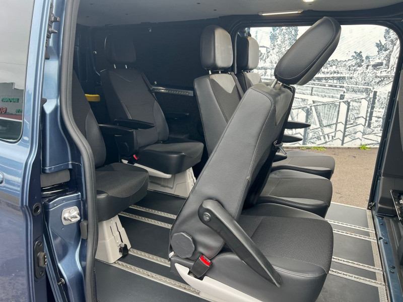 Photo 10 de l'offre de FORD TRANSIT CUSTOM FG L2H1 2.0 170CH SPORT BVA8 CAB APRRO 7 PLACES à 43140€ chez Bretagne Utilitaires