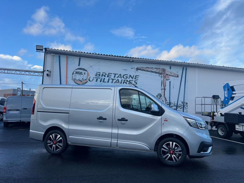 Photo 9 de l'offre de RENAULT TRAFIC III FG NEUF: GRIS HIGHLAND L1H1 3T 2.0 BLUE DCI 170CH BVA9 EXCLUSIVE + OPTIONS 4050 € à 41940€ chez Bretagne Utilitaires
