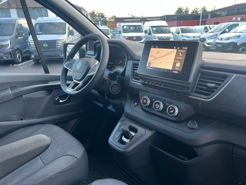 Photo 5 de l'offre de RENAULT TRAFIC III FG NEUF: GRIS HIGHLAND L1H1 3T 2.0 BLUE DCI 170CH BVA9 EXCLUSIVE + OPTIONS 4050 € à 41940€ chez Bretagne Utilitaires