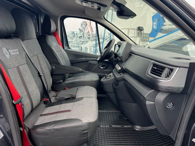 Photo 5 de l'offre de RENAULT TRAFIC III FG NEUF: GRIS COMETE L1H1 DCI 170CH BVA9 EXCLUSIVE + OPTIONS 4060 € à 41940€ chez Bretagne Utilitaires