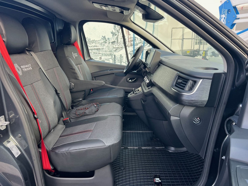 Photo 6 de l'offre de RENAULT TRAFIC III FG NEUF: GRIS COMETE 3T L2H1 170 CV BVA9 EXCLUSIVE + OPTIONS 4050 € à 43140€ chez Bretagne Utilitaires