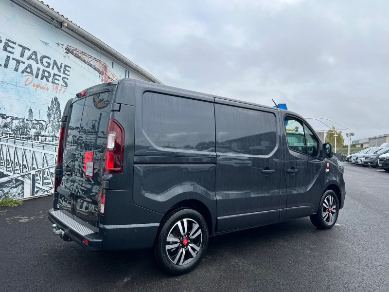 Photo 6 de l'offre de RENAULT TRAFIC III FG NEUF: GRIS COMETE L1H1 DCI 170CH BVA9 EXCLUSIVE + OPTIONS 4060 € à 41940€ chez Bretagne Utilitaires