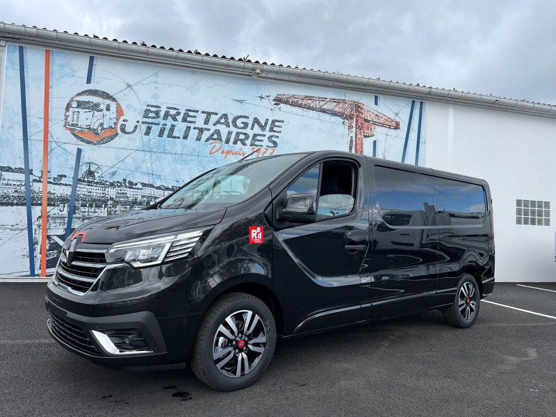 Photo 1 de l'offre de RENAULT TRAFIC III FG NEUF: NOIR MIDNIGHT 3T L2H1 170 CV BVA9 EXCLUSIVE + OPTIONS 4050 € à 43140€ chez Bretagne Utilitaires