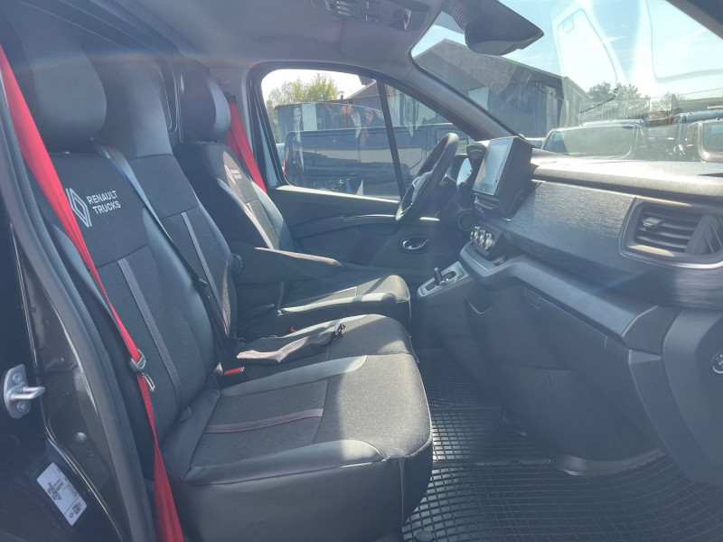 Photo 4 de l'offre de RENAULT TRAFIC III FG NOIR L1H1 3T 2.0 BLUE DCI 170 CV BVA9 EXCLUSIVE + OPTIONS à 41940€ chez Bretagne Utilitaires