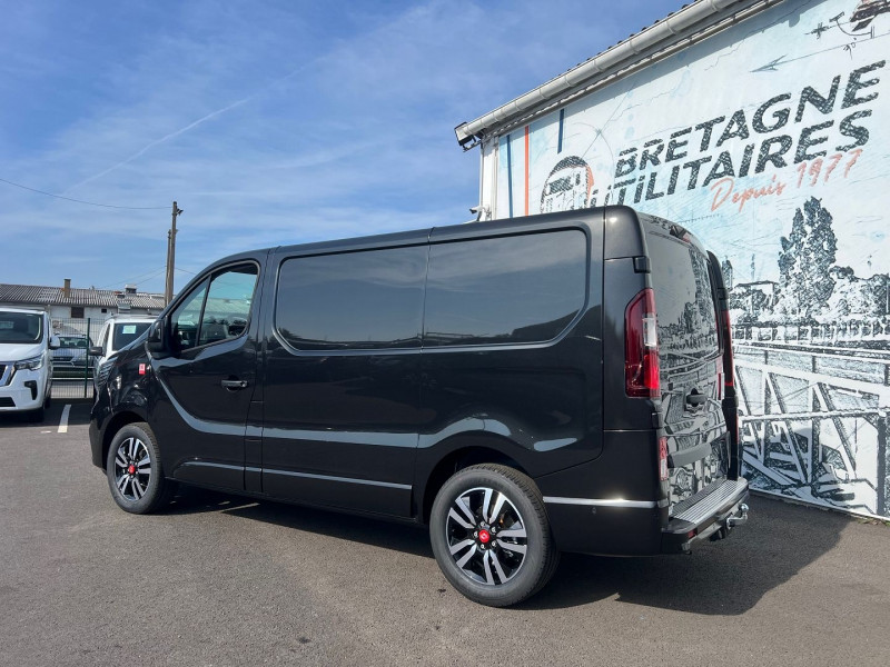 Photo 7 de l'offre de RENAULT TRAFIC III FG NOIR L1H1 3T 2.0 BLUE DCI 170 CV BVA9 EXCLUSIVE + OPTIONS à 41940€ chez Bretagne Utilitaires