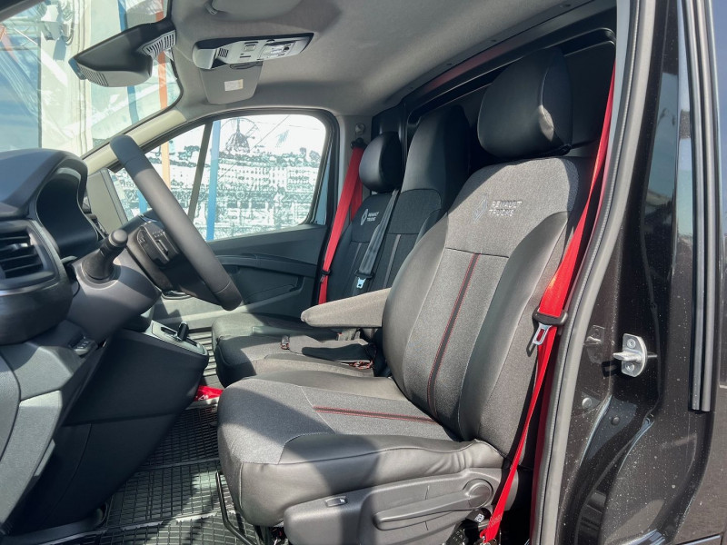 Photo 3 de l'offre de RENAULT TRAFIC III FG NOIR L1H1 3T 2.0 BLUE DCI 170 CV BVA9 EXCLUSIVE + OPTIONS à 41940€ chez Bretagne Utilitaires