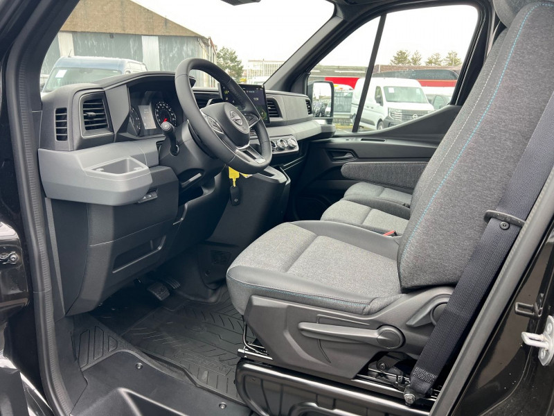 Photo 4 de l'offre de NISSAN INTERSTAR FG NEUF: L3H2 3T5 2.0 DCI 170CH EUROVIE TEKNA BVA9 + OPTIONS 3240€ à 44340€ chez Bretagne Utilitaires