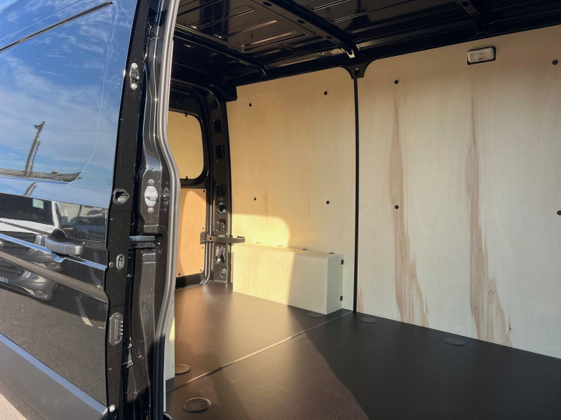 Photo 2 de l'offre de NISSAN INTERSTAR FG NEUF: L3H2 3T5 2.0 DCI 170CH EUROVIE TEKNA BVA9 + OPTIONS 3240€ à 44340€ chez Bretagne Utilitaires