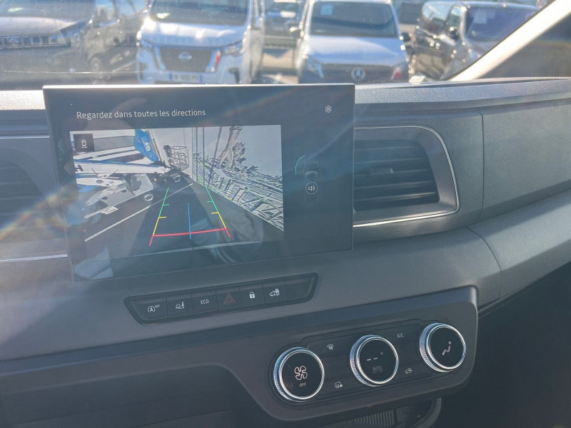 Photo 5 de l'offre de RENAULT MASTER IV FG F3500 L2H2 2.0 BLUE DCI 170CH BVA9 EXTRA + 2900 E HT D'OPTIONS à 41340€ chez Bretagne Utilitaires