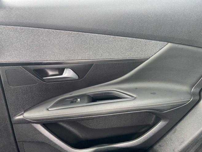 PEUGEOT 3008 en vente à Toulouse chez votre mandataire automobile