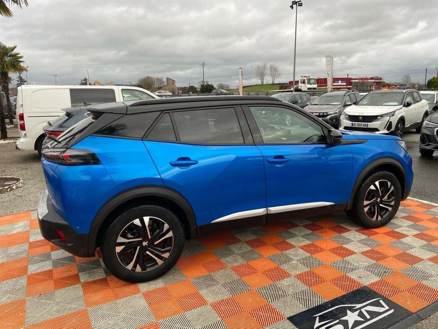 PEUGEOT E-2008 en vente à Toulouse chez votre mandataire automobile