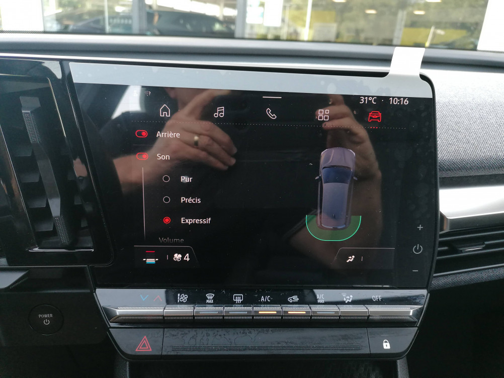 Acheter Renault Megane E-Tech Megane E-Tech EV60 220 ch super charge Equilibre 5p occasion dans les concessions du Groupe Faurie