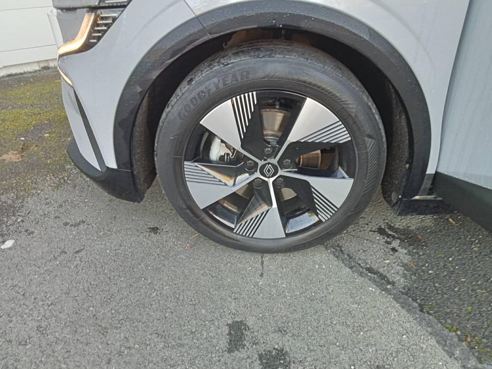 Acheter Renault Megane E-Tech Megane E-Tech EV60 220 ch super charge Equilibre 5p occasion dans les concessions du Groupe Faurie