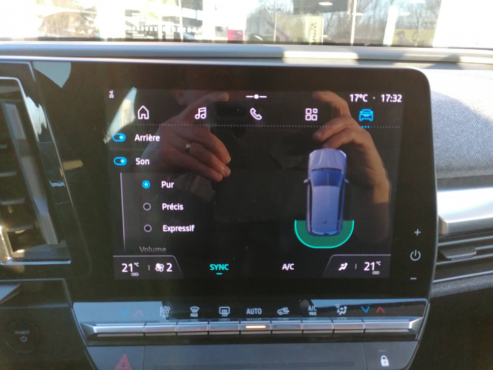 Acheter Renault Megane E-Tech Megane E-Tech EV60 220 ch super charge Equilibre 5p occasion dans les concessions du Groupe Faurie