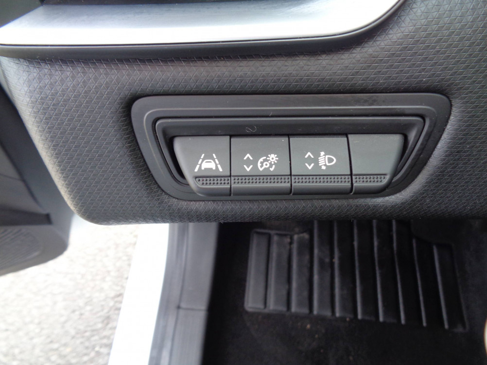 Acheter Renault Clio 5 Clio E-Tech 140 Business 5p occasion dans les concessions du Groupe Faurie