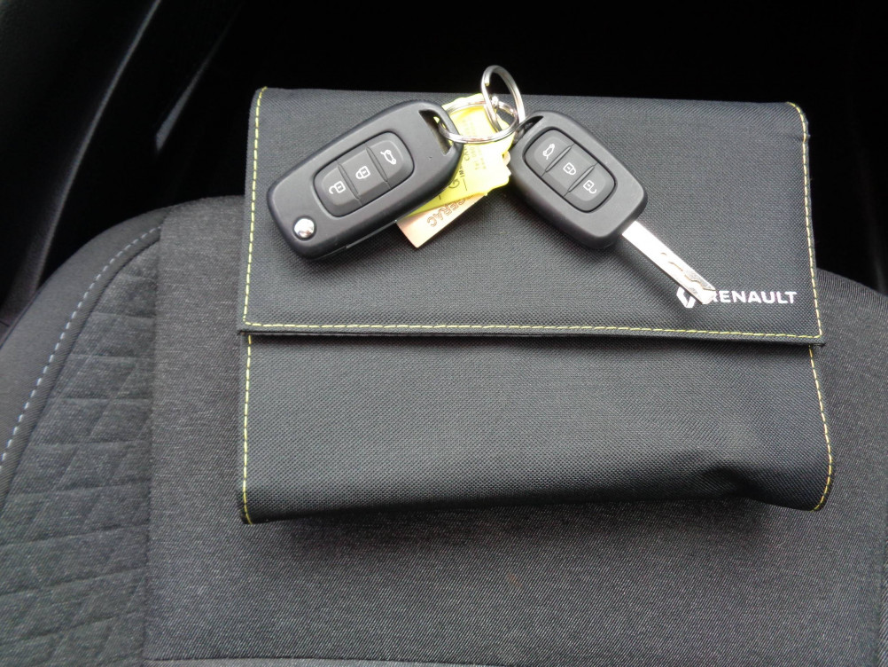 Acheter Renault Clio 5 Clio E-Tech 140 Business 5p occasion dans les concessions du Groupe Faurie