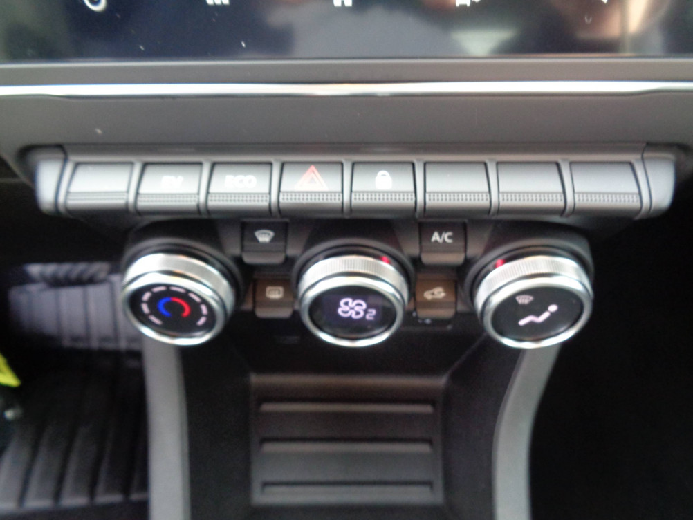 Acheter Renault Clio 5 Clio E-Tech 140 Business 5p occasion dans les concessions du Groupe Faurie