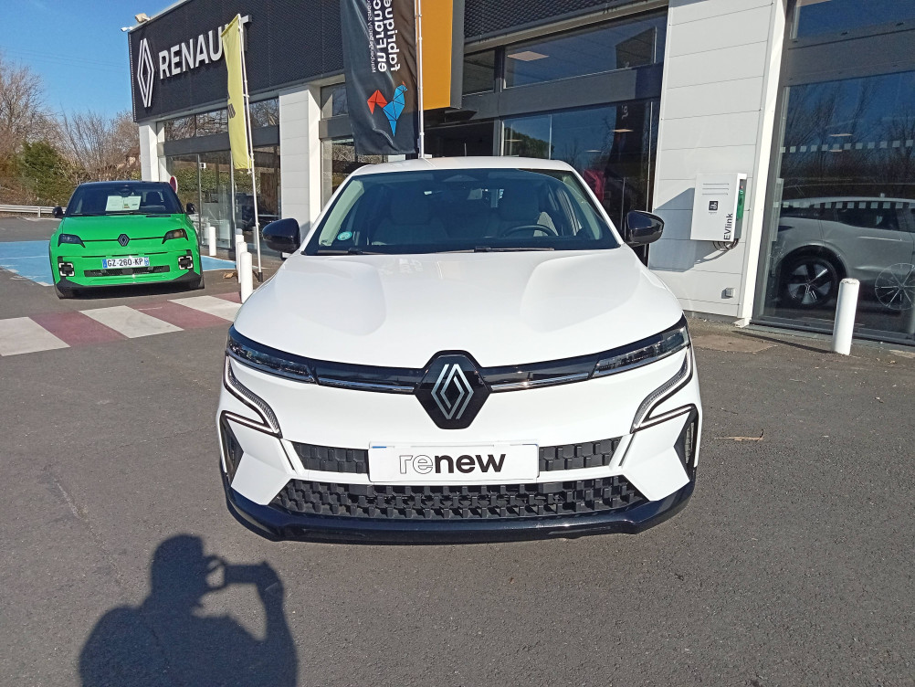 Acheter Renault Megane E-Tech Megane E-Tech EV60 220 ch optimum charge Equilibre 5p occasion dans les concessions du Groupe Faurie