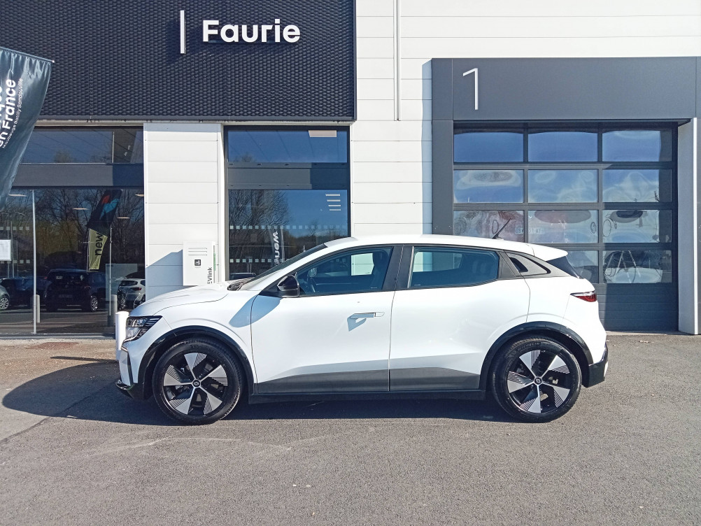Acheter Renault Megane E-Tech Megane E-Tech EV60 220 ch optimum charge Equilibre 5p occasion dans les concessions du Groupe Faurie