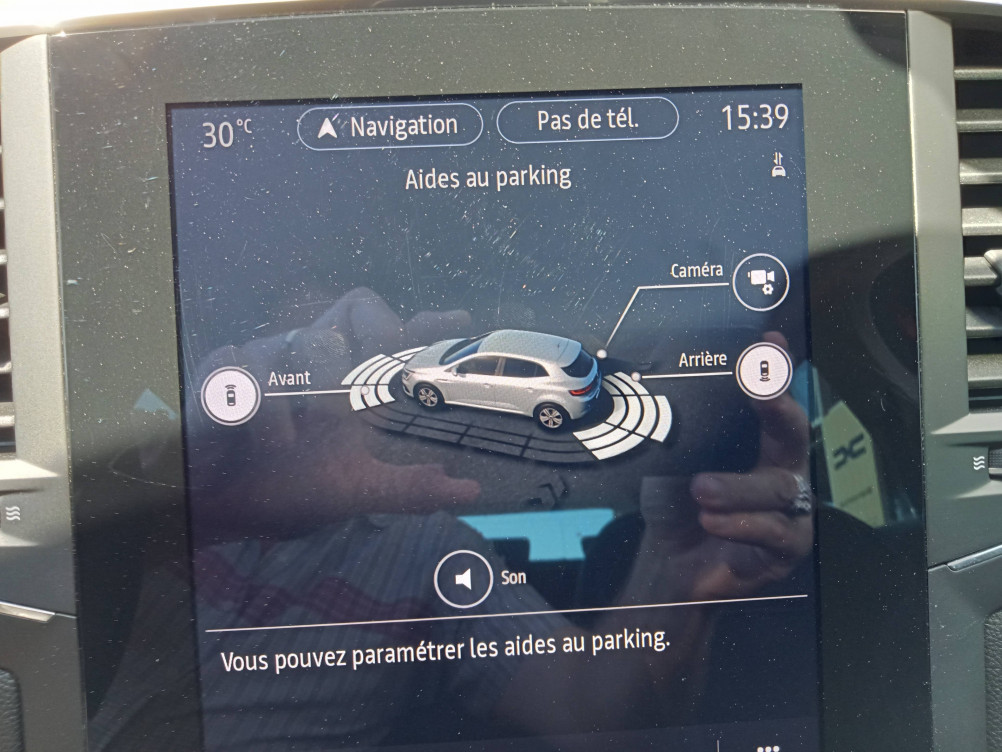 Acheter Renault Megane 4 Mégane IV Berline TCe 140 EDC FAP Intens 5p occasion dans les concessions du Groupe Faurie