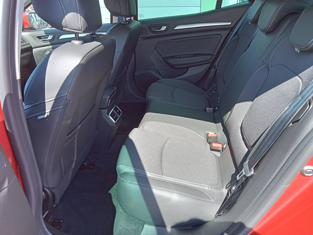 Acheter Renault Megane 4 Mégane IV Berline TCe 140 EDC FAP Intens 5p occasion dans les concessions du Groupe Faurie