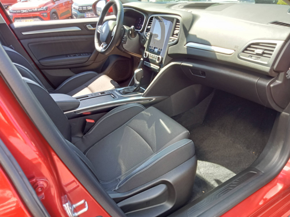 Acheter Renault Megane 4 Mégane IV Berline TCe 140 EDC FAP Intens 5p occasion dans les concessions du Groupe Faurie