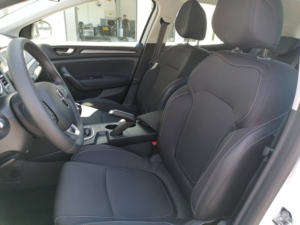Acheter Renault Megane 4 Mégane IV Berline Blue dCi 115 Business 5p occasion dans les concessions du Groupe Faurie