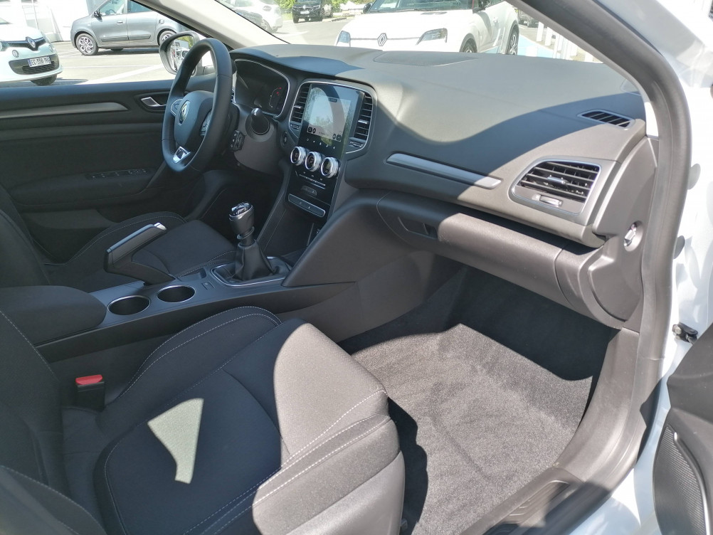 Acheter Renault Megane 4 Mégane IV Berline Blue dCi 115 Business 5p occasion dans les concessions du Groupe Faurie