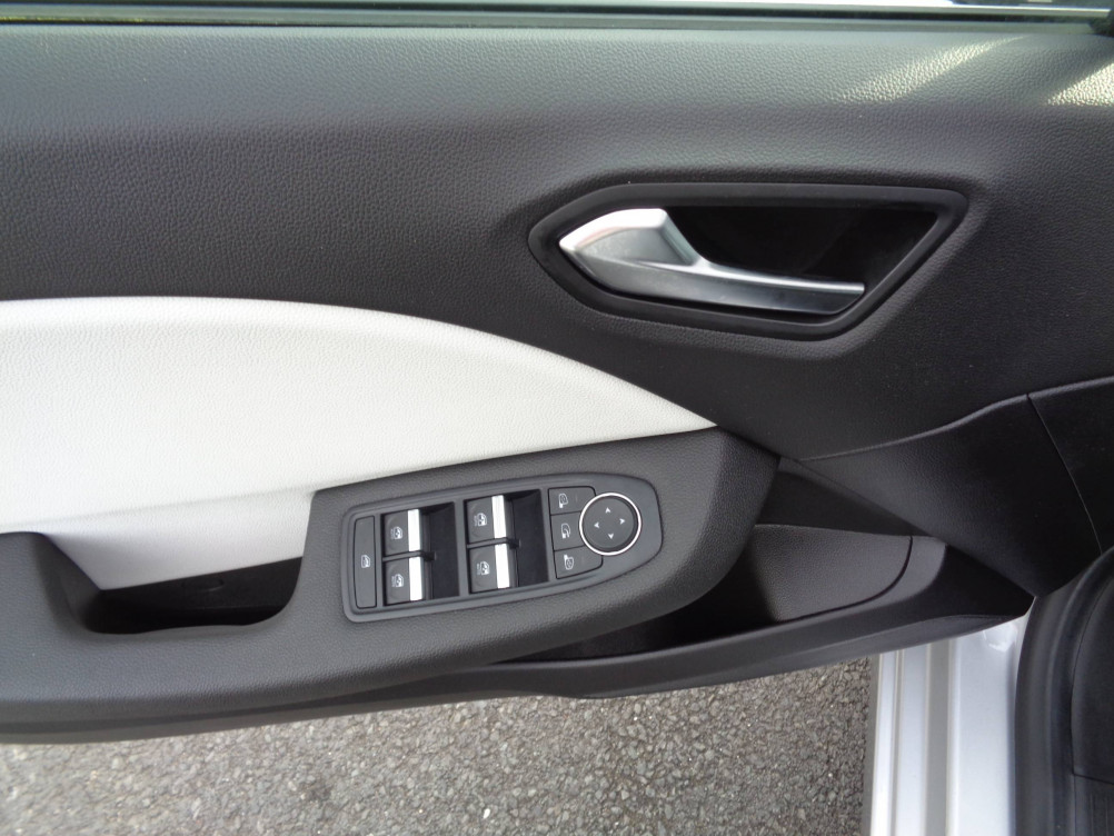 Acheter Renault Clio 5 Clio E-Tech 140 Intens 5p occasion dans les concessions du Groupe Faurie