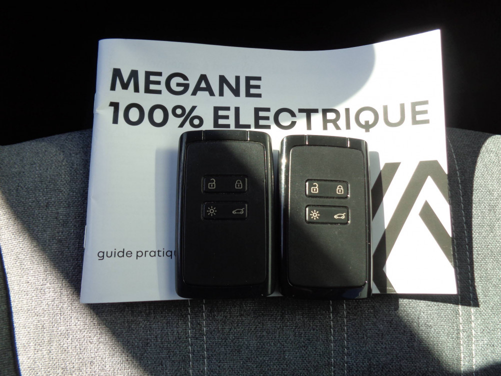 Acheter Renault Megane E-Tech Megane E-Tech EV40 130ch standard charge Equilibre 5p occasion dans les concessions du Groupe Faurie