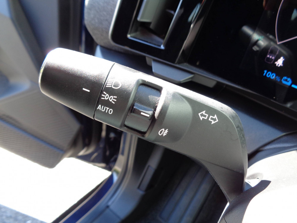 Acheter Renault Megane E-Tech Megane E-Tech EV40 130ch standard charge Equilibre 5p occasion dans les concessions du Groupe Faurie