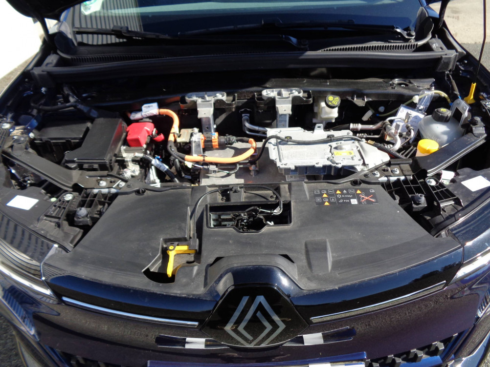 Acheter Renault Megane E-Tech Megane E-Tech EV40 130ch standard charge Equilibre 5p occasion dans les concessions du Groupe Faurie