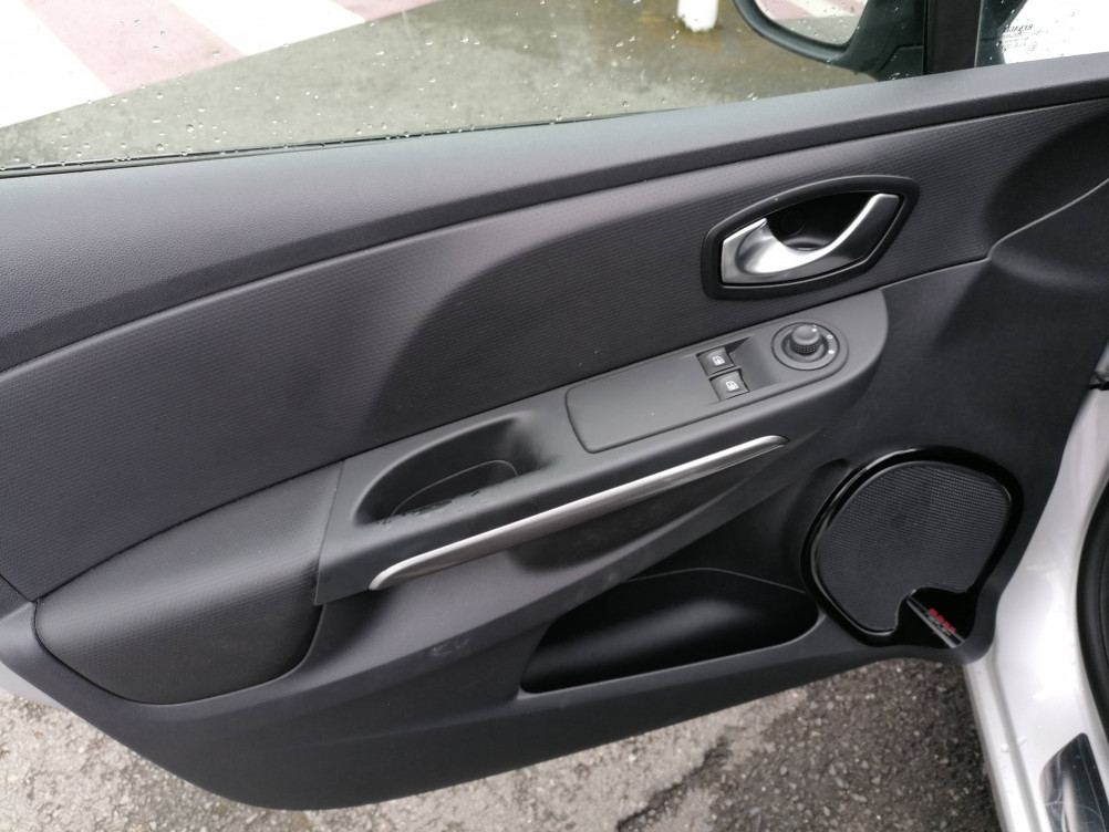 Acheter Renault Clio 4 Clio Estate TCe 120 Energy  EDC Intens 5p occasion dans les concessions du Groupe Faurie