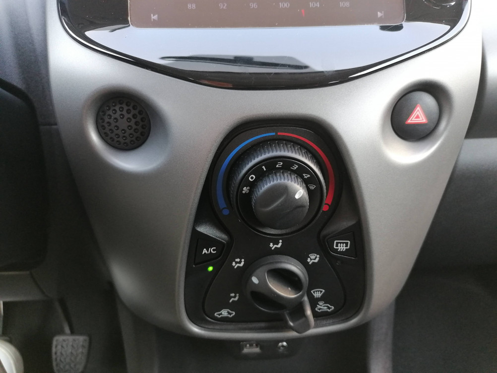 Acheter Toyota Aygo Aygo 1.0 VVT-i x-play 5p occasion dans les concessions du Groupe Faurie