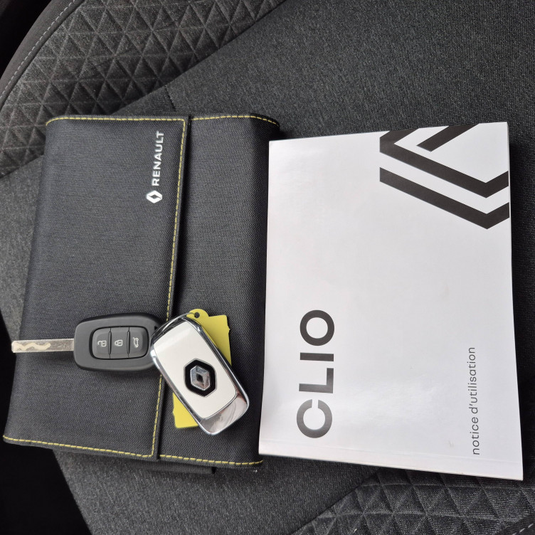 Acheter Renault Clio 5 Clio E-Tech 140 - 21N Business 5p occasion dans les concessions du Groupe Faurie