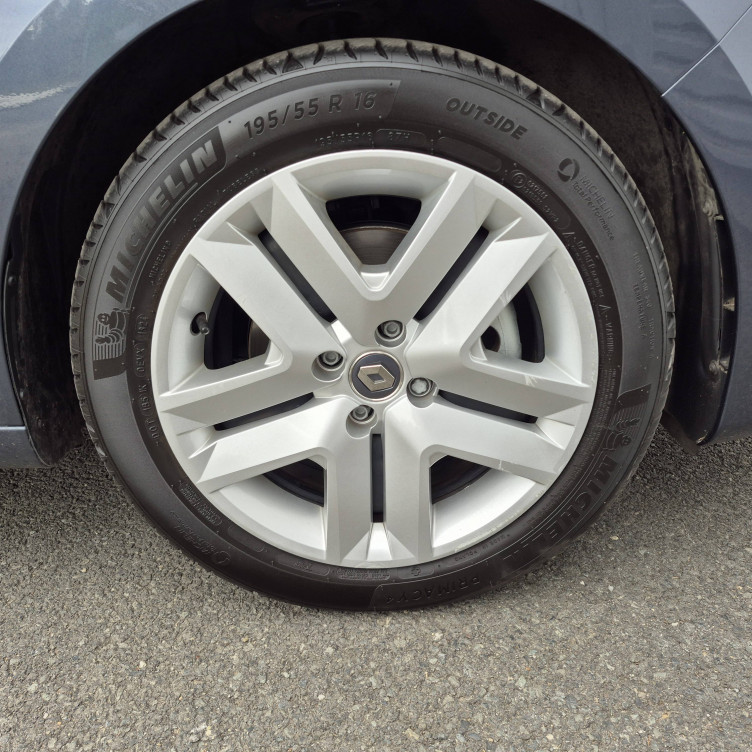 Acheter Renault Clio 5 Clio E-Tech 140 - 21N Business 5p occasion dans les concessions du Groupe Faurie