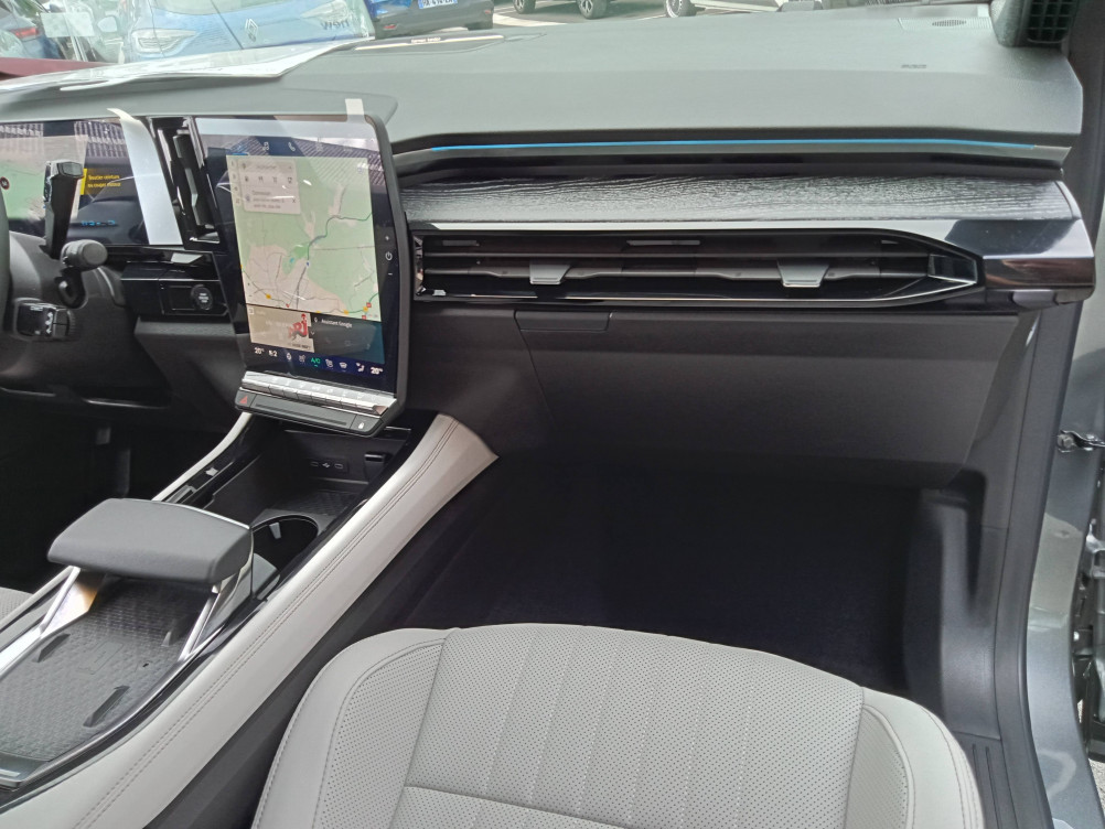 Acheter Renault Espace 6 Espace E-Tech full hybrid 200 5pl Iconic 5p occasion dans les concessions du Groupe Faurie
