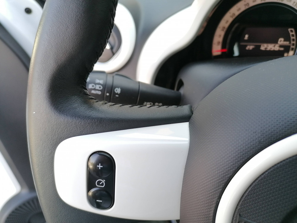 Acheter Renault Twingo 3 Twingo III TCe 95 Intens 5p occasion dans les concessions du Groupe Faurie