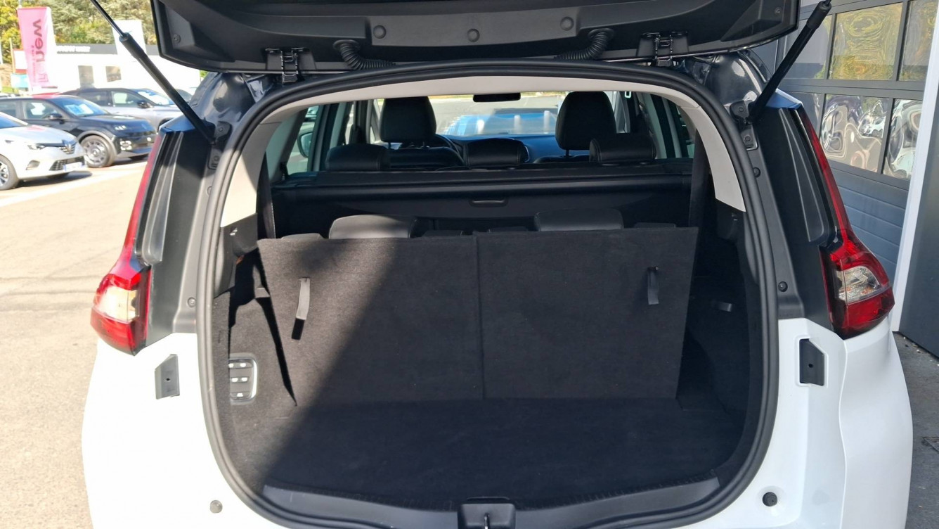 Acheter Renault Grand Scenic 4 Grand Scenic dCi 130 Energy Intens 5p occasion dans les concessions du Groupe Faurie