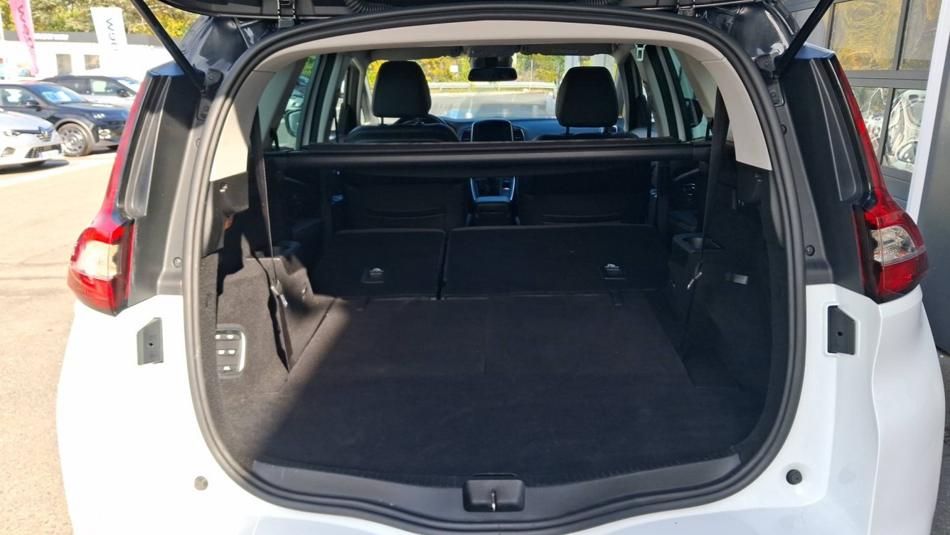 Acheter Renault Grand Scenic 4 Grand Scenic dCi 130 Energy Intens 5p occasion dans les concessions du Groupe Faurie