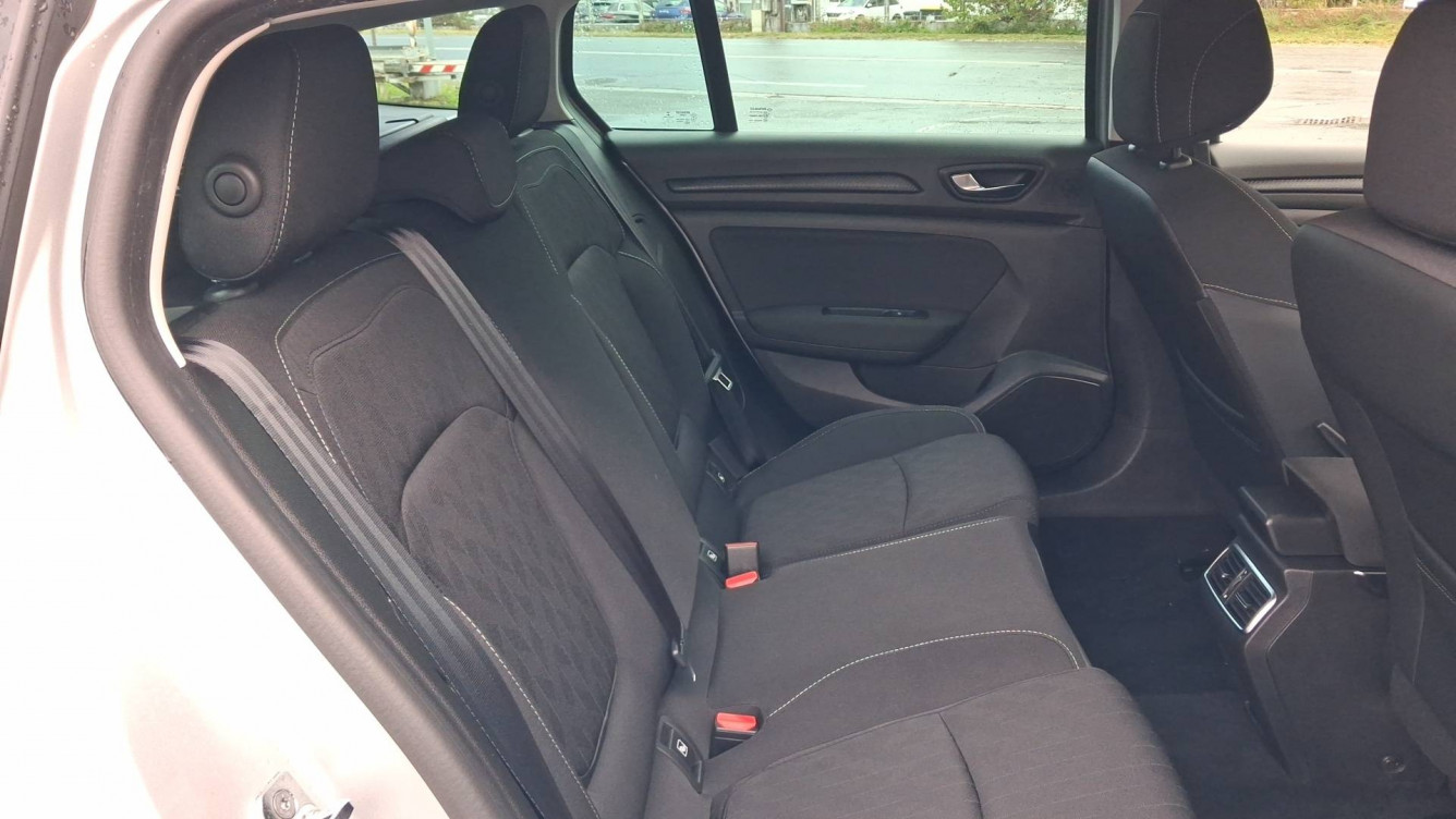 Acheter Renault Megane 4 Mégane IV Estate TCe 140 EDC FAP Business Intens 5p occasion dans les concessions du Groupe Faurie