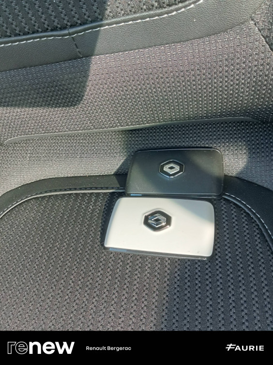 Acheter Renault Megane 4 Megane IV Berline Blue dCi 115 EDC Techno 5p occasion dans les concessions du Groupe Faurie