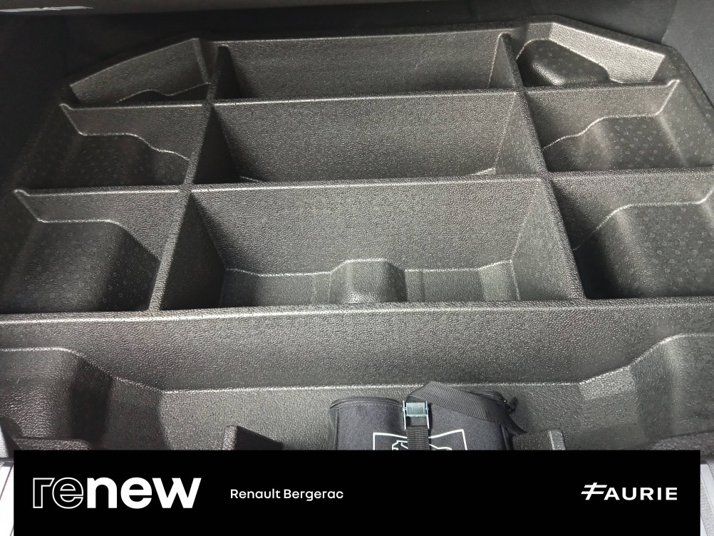 Acheter Renault Espace 6 Espace E-Tech full hybrid 200 5pl Iconic 5p occasion dans les concessions du Groupe Faurie