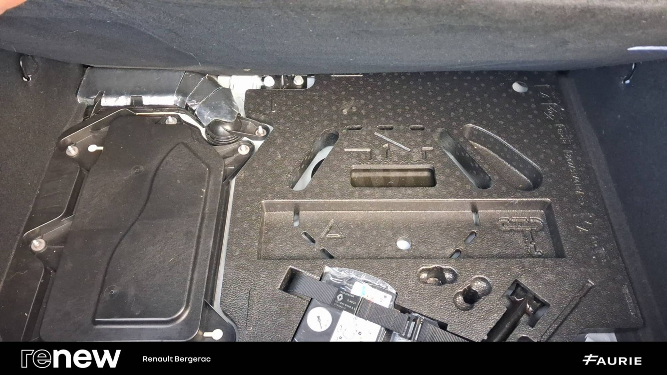 Acheter Renault Clio 5 Clio E-Tech 140 Limited 5p occasion dans les concessions du Groupe Faurie